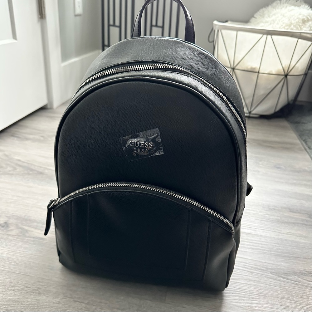 New Guess Backpack - Picture 3 of 5